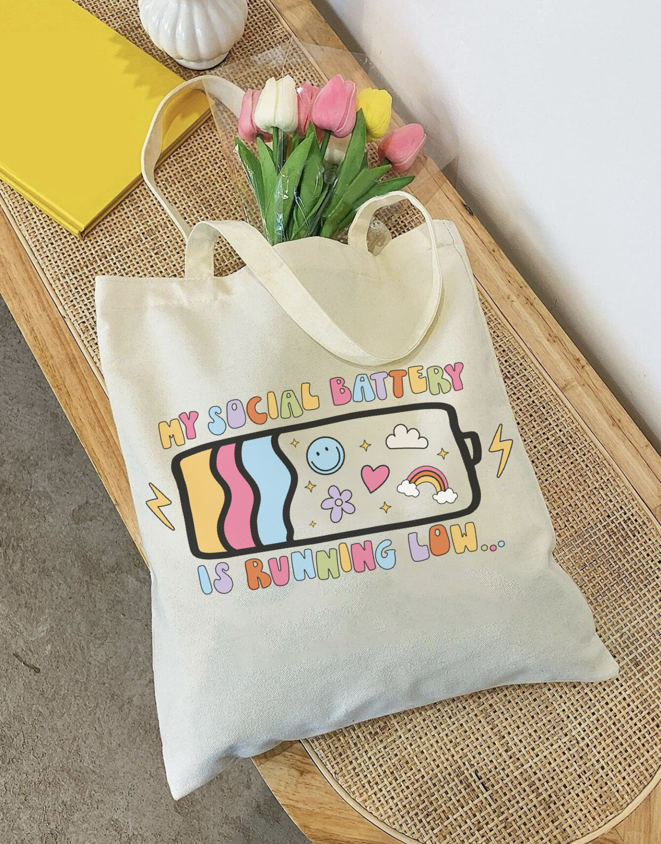 Low social battery tote